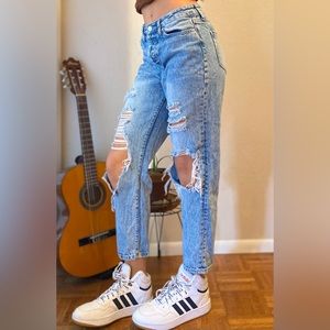 Simple Society • Casual Low Capri Jeans